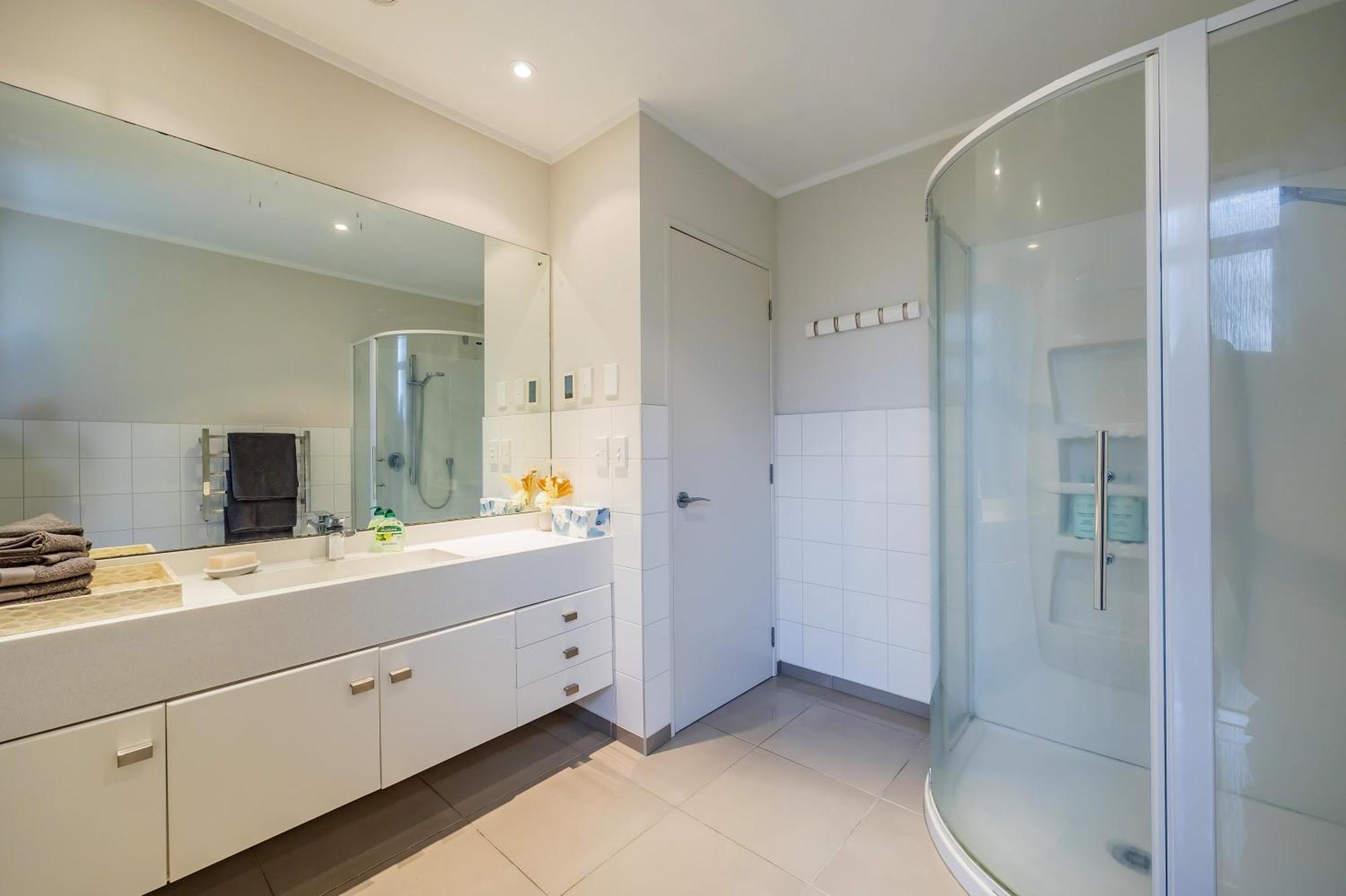 Entire House With Pool, Spa Auckland Esterno foto